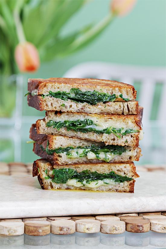 Grilled cheese sandwich with garlic confit & arugula